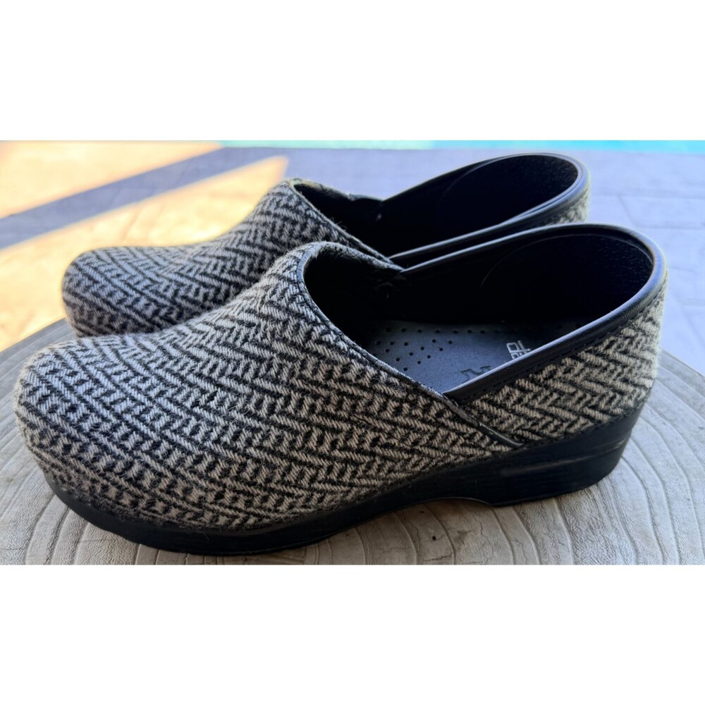 Dansko Professional Clogs Womens 39 Black White Herringbone Wool Fabric Shoes